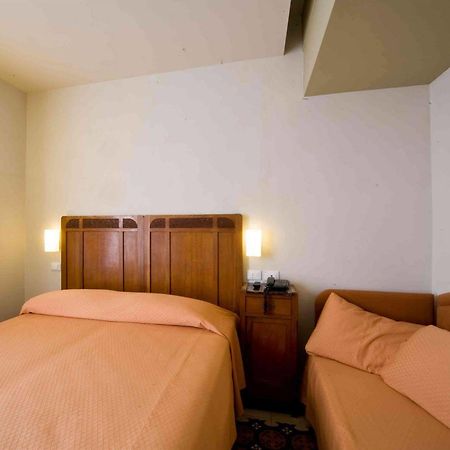 Hotel Europa Levanto Bagian luar foto