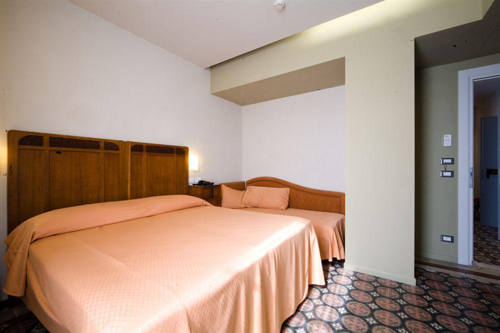Hotel Europa Levanto Bagian luar foto