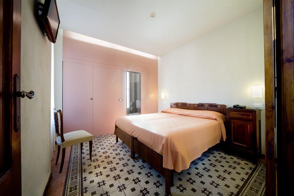 Hotel Europa Levanto Bagian luar foto
