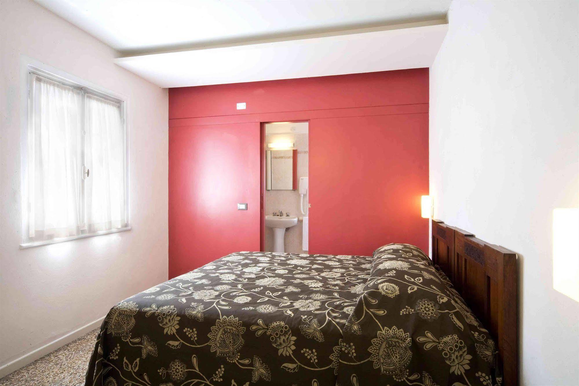 Hotel Europa Levanto Bagian luar foto