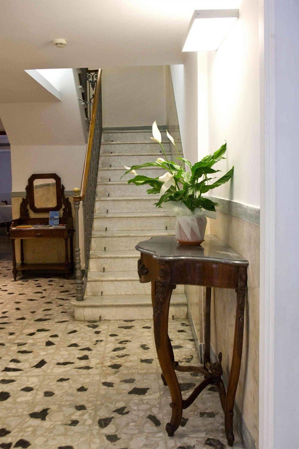Hotel Europa Levanto Bagian luar foto